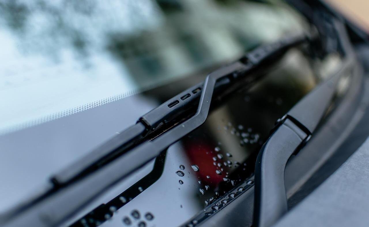 What does windscreen replacement cost in the UK?